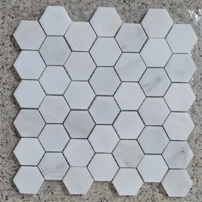 Šesterokotni mozaik Carrara Bianco