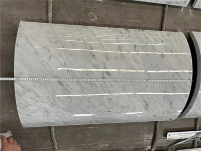 Marmorni steber Bianco Carrara